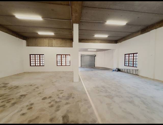346M² RETAIL TO LET IN HALFWAY HOUSE